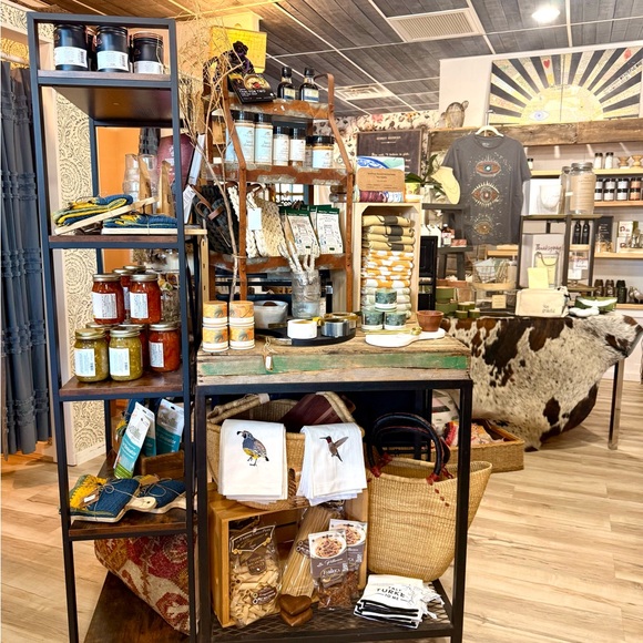 Meet your Posher, Julie - Picture 4 of 7